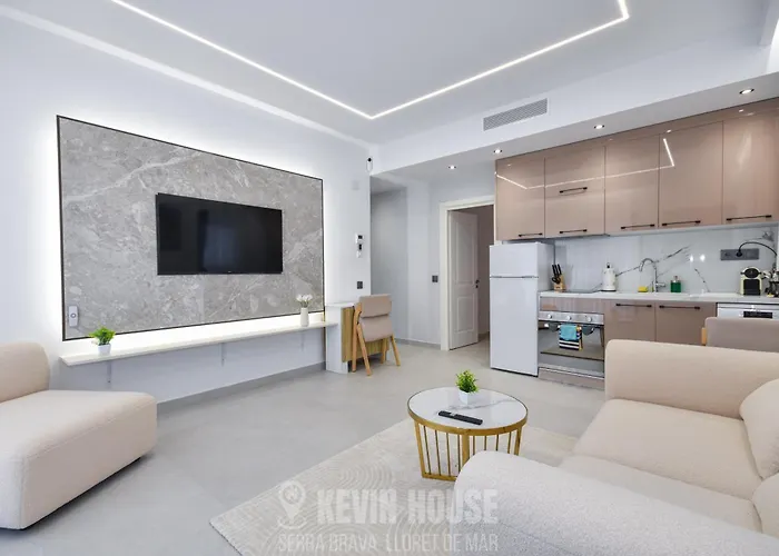 Kevin House - Serra Brava, * Льорет-де-Мар